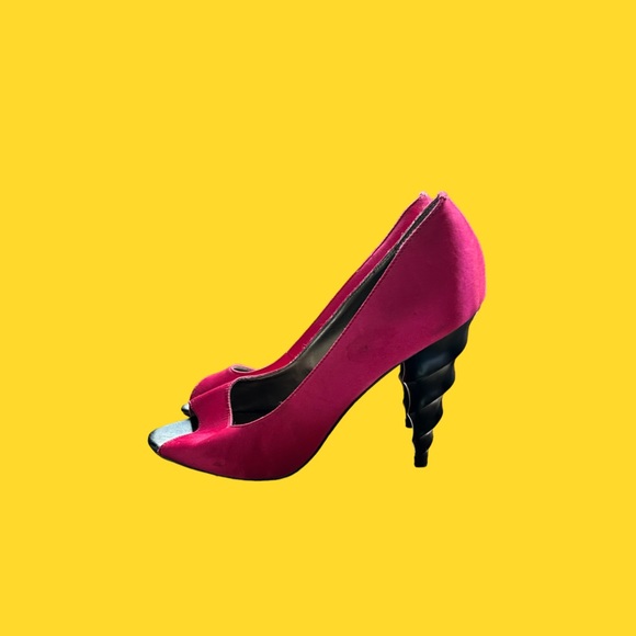 Bisou Bisou Michele Bohbot Pink Heels: Size 7.5 - Picture 2 of 10